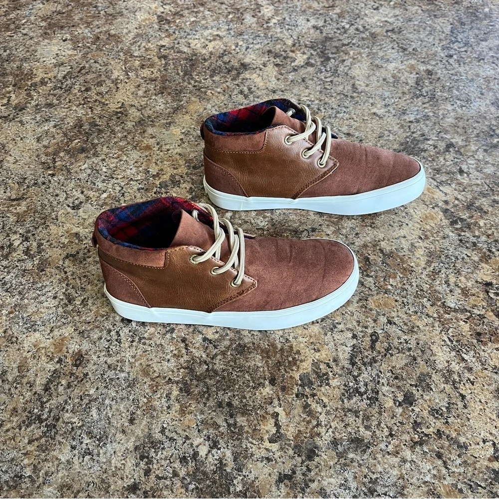 Brown Faux Suede Leather Casual Lace Up Midtop Ankle Sneakers Boys Size 4